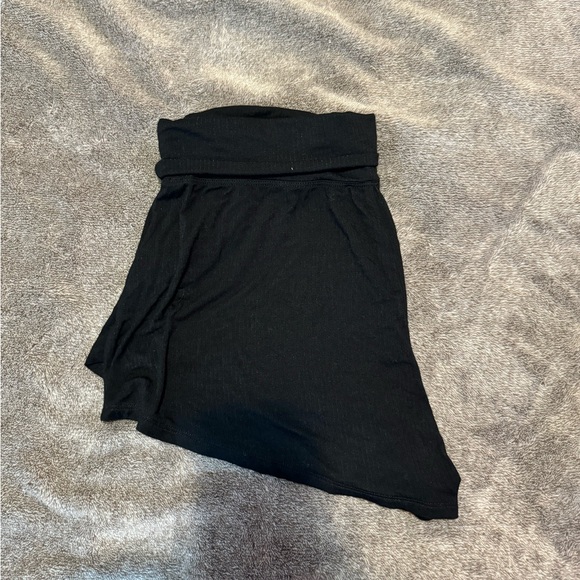 New Women’s black garage shorts. - Picture 4 of 4